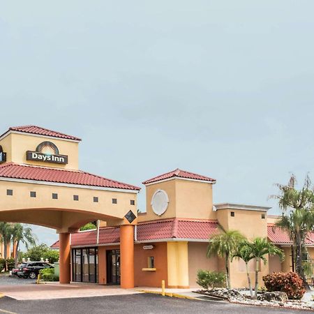 Days Inn By Wyndham Fort Myers Zewnętrze zdjęcie