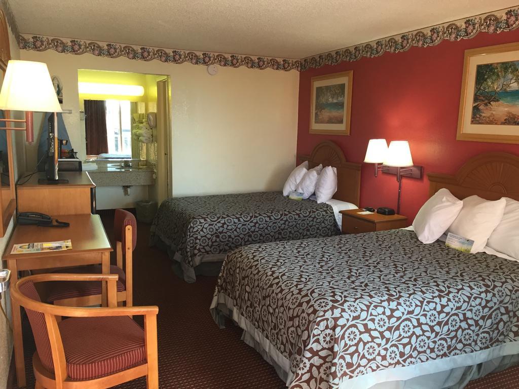 Days Inn By Wyndham Fort Myers Zewnętrze zdjęcie