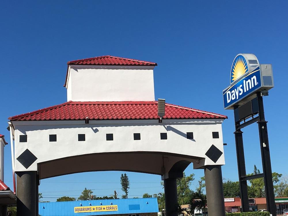 Days Inn By Wyndham Fort Myers Zewnętrze zdjęcie