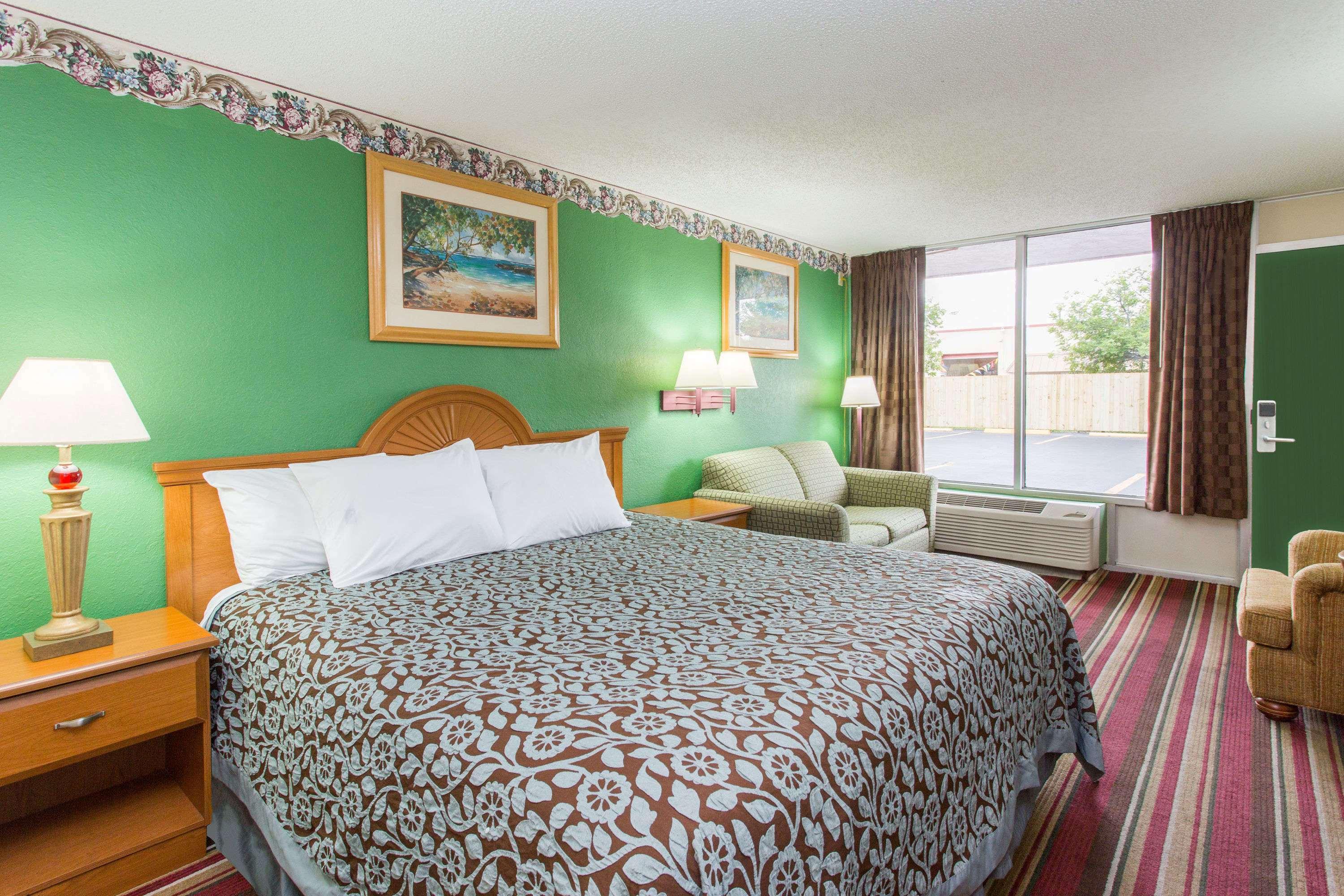Days Inn By Wyndham Fort Myers Zewnętrze zdjęcie