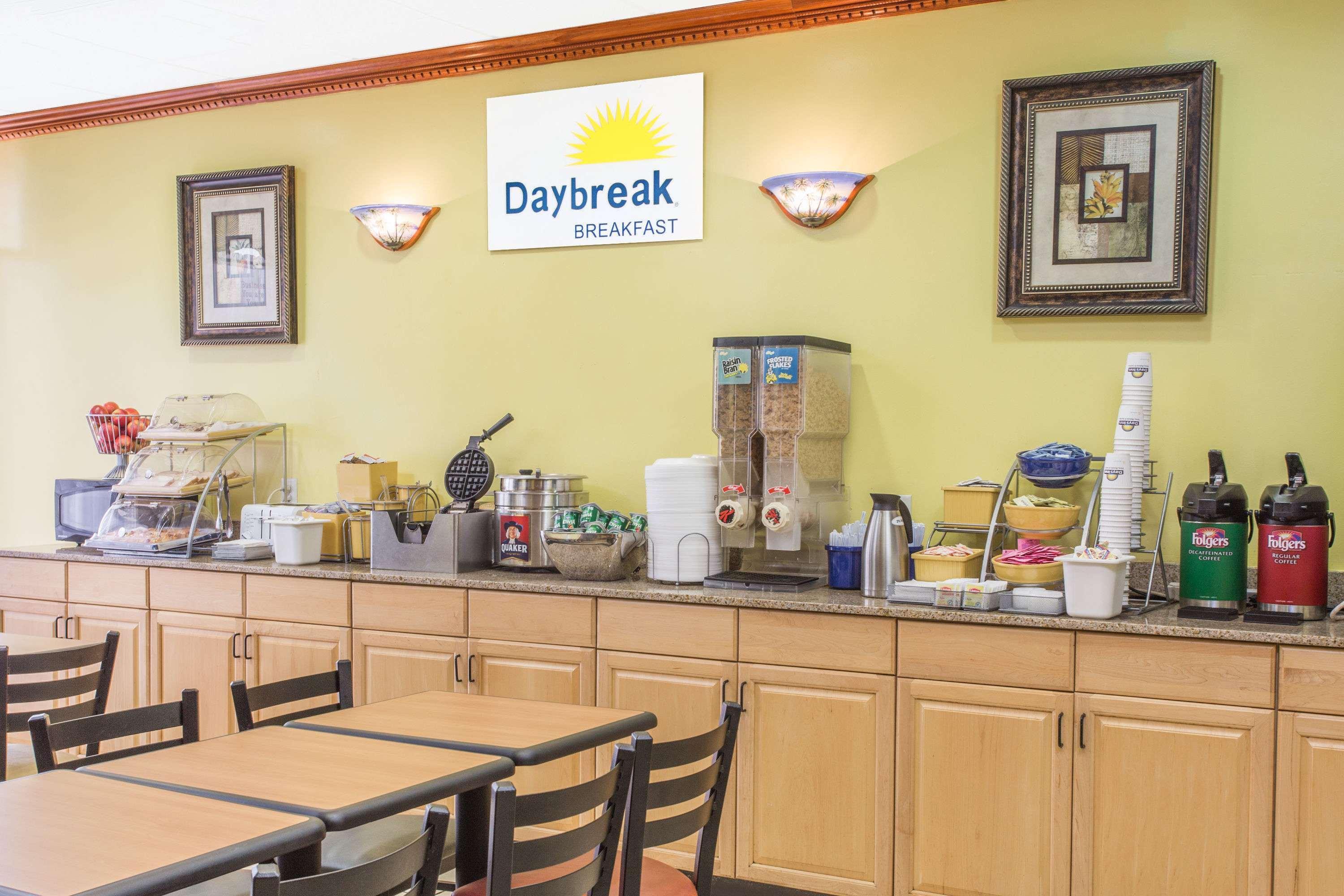 Days Inn By Wyndham Fort Myers Zewnętrze zdjęcie