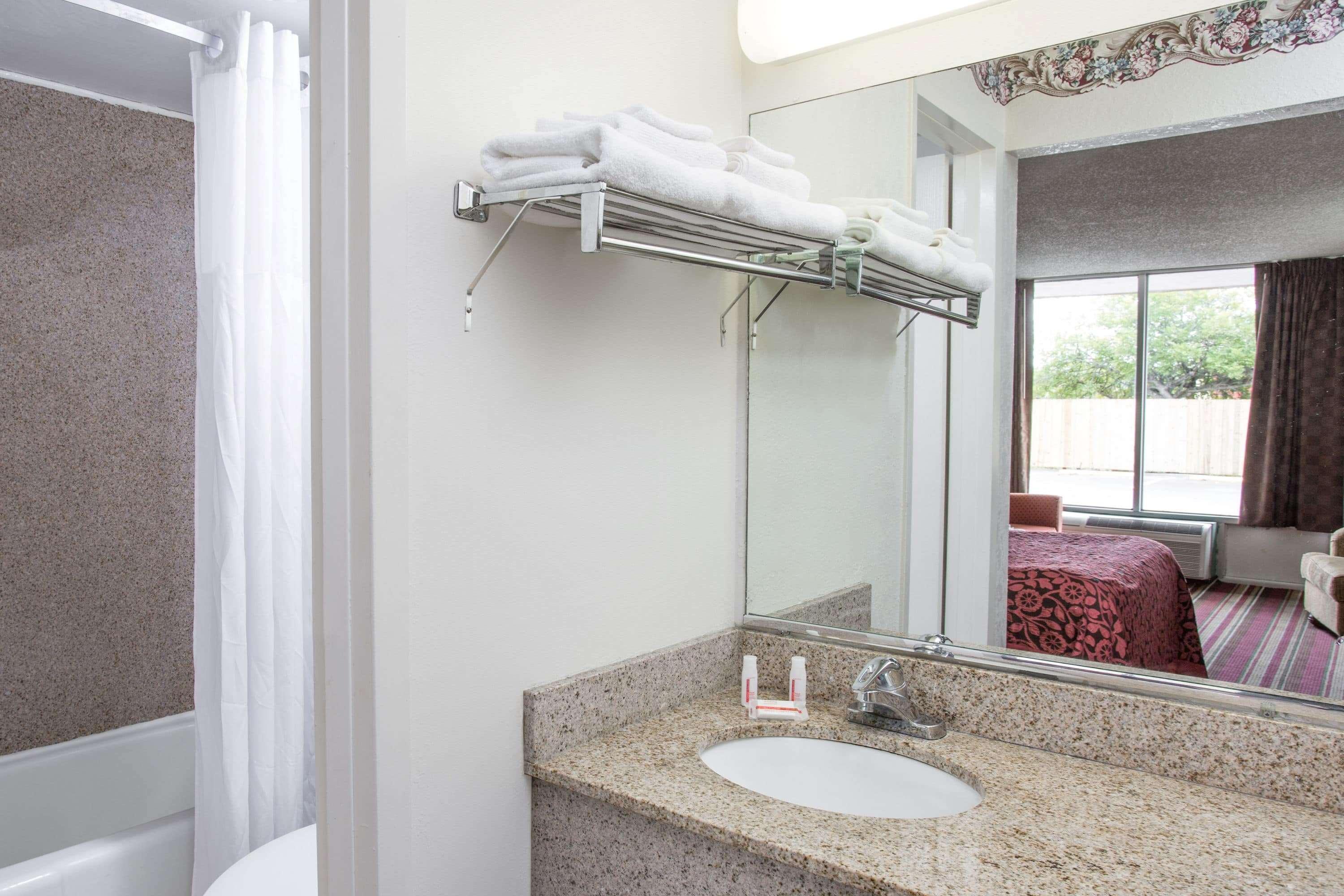 Days Inn By Wyndham Fort Myers Zewnętrze zdjęcie