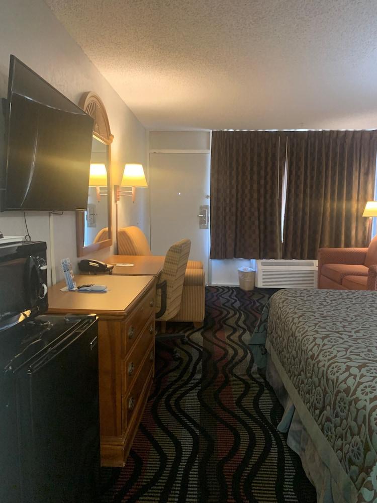 Days Inn By Wyndham Fort Myers Zewnętrze zdjęcie