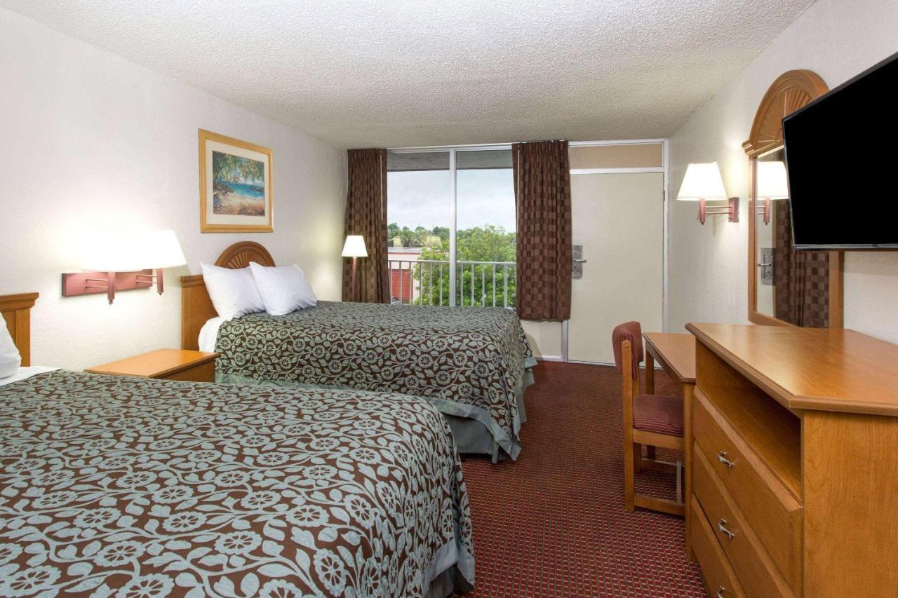Days Inn By Wyndham Fort Myers Zewnętrze zdjęcie