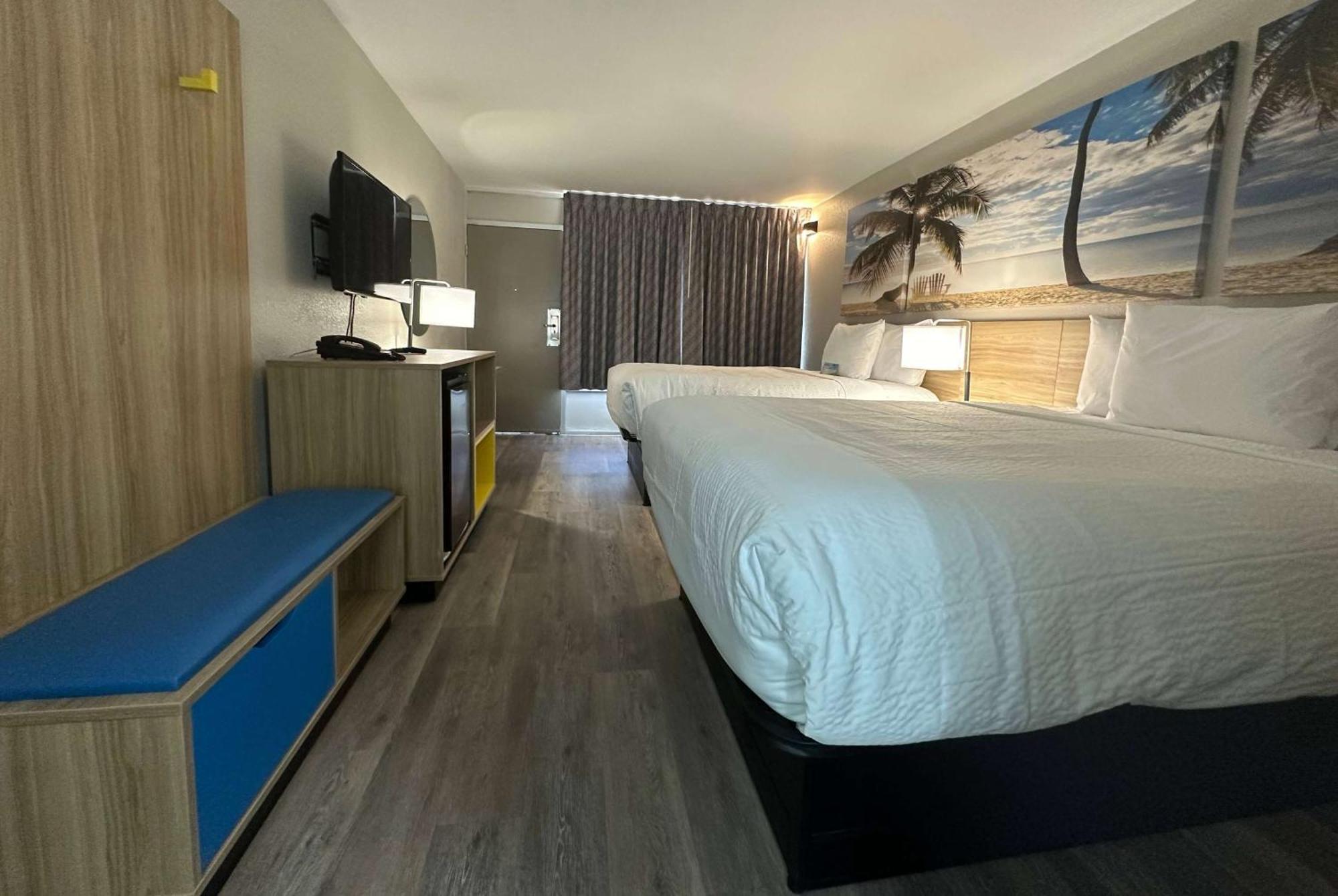 Days Inn By Wyndham Fort Myers Zewnętrze zdjęcie