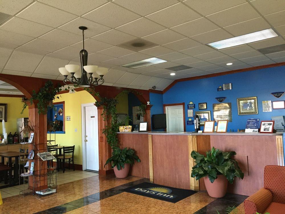 Days Inn By Wyndham Fort Myers Zewnętrze zdjęcie