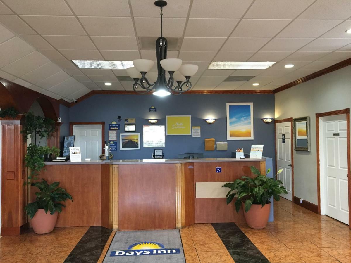 Days Inn By Wyndham Fort Myers Zewnętrze zdjęcie