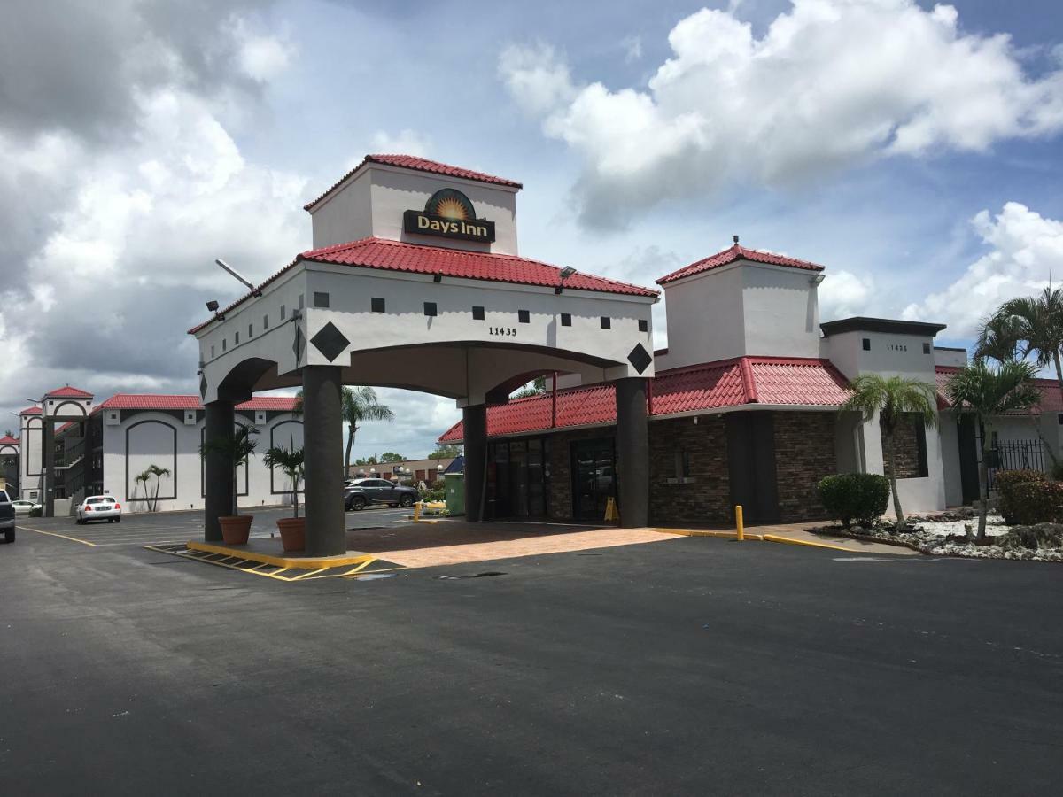 Days Inn By Wyndham Fort Myers Zewnętrze zdjęcie